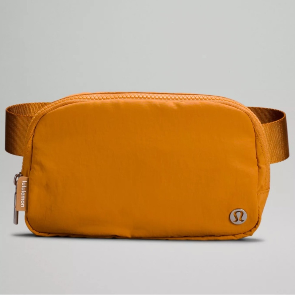 Lululemon Everywhere Belt Bag